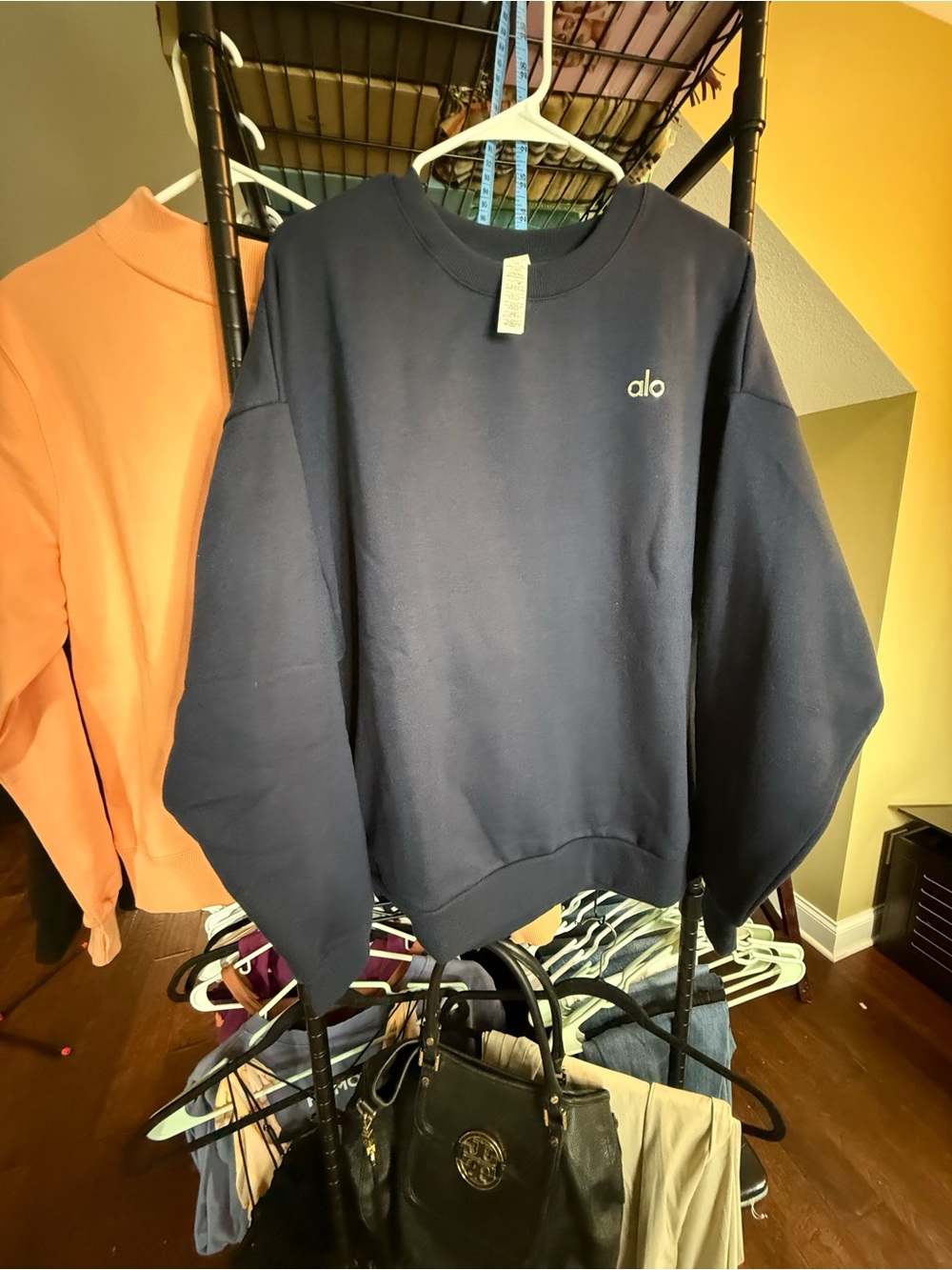 ALO Yoga Navy Oversized Crewneck Sweatshirt - Picture 4 of 4